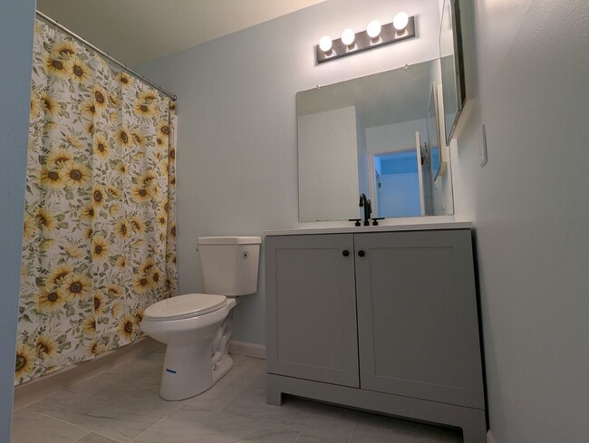 Master Bathroom - 3229 Brookline Rd