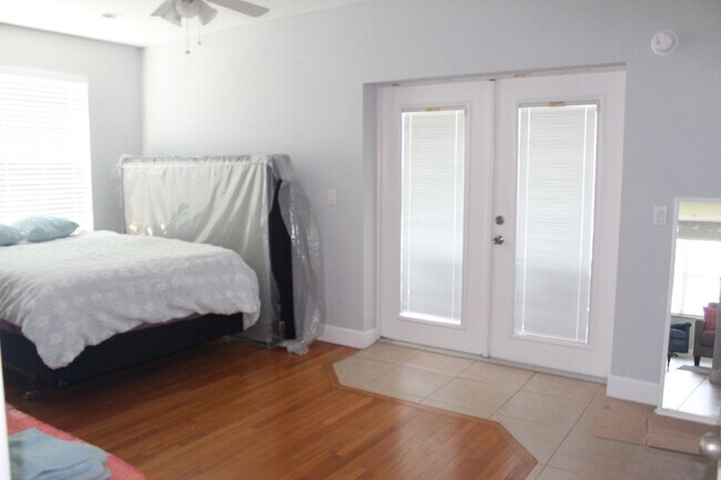 Building Photo - Furnished Riverview Home w/ Pool