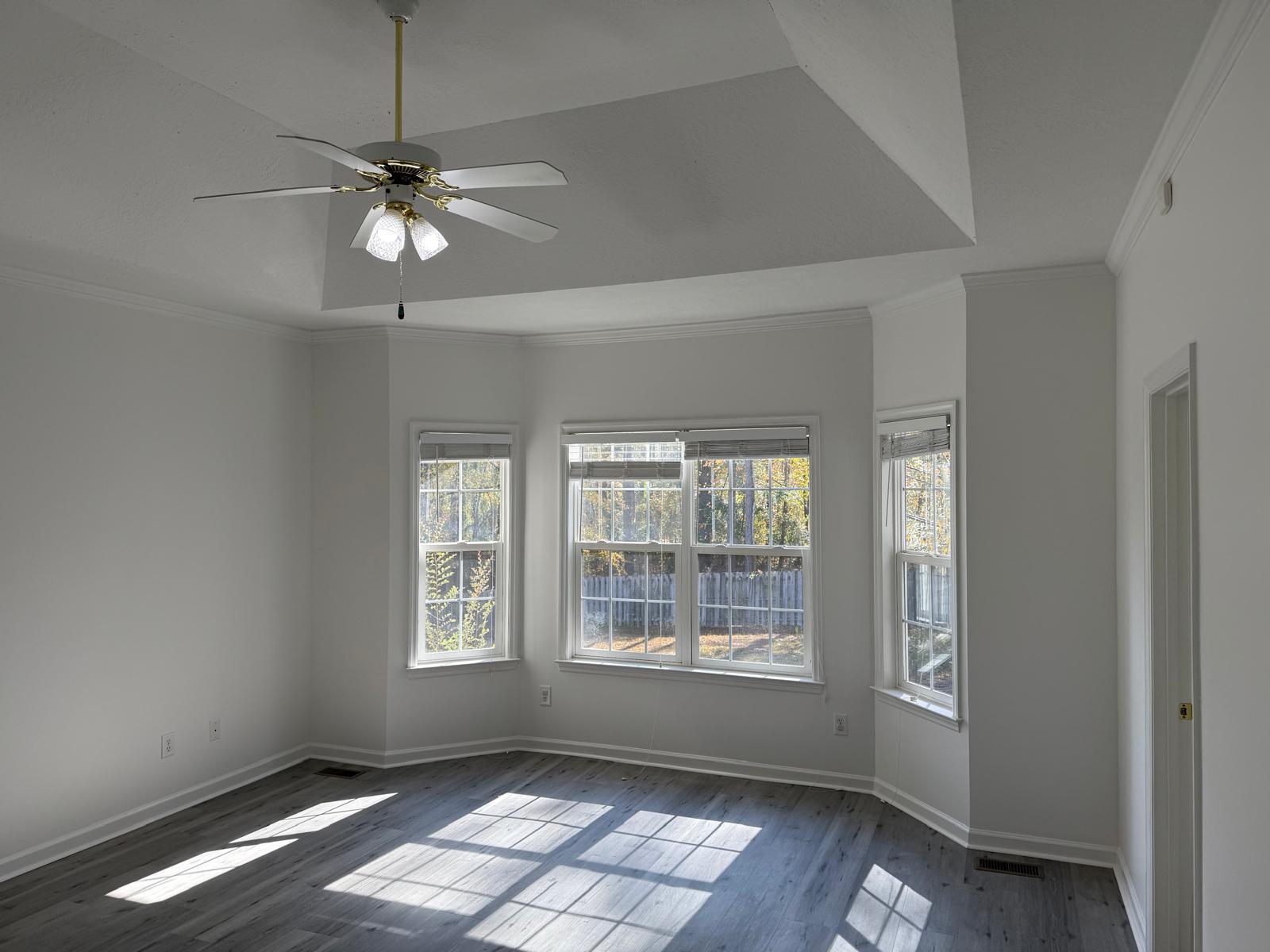 Building Photo - 297 High Chaparral Dr