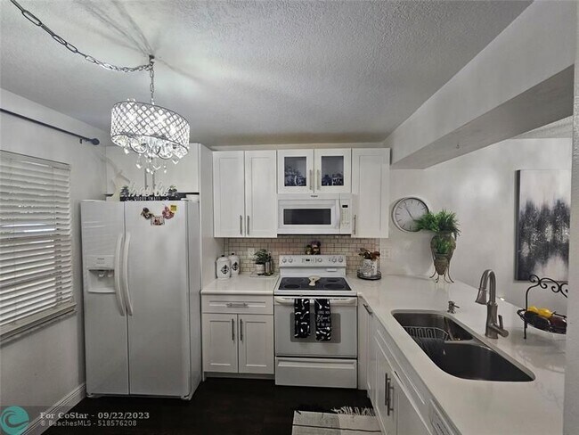 Building Photo - 2703 Nassau Bend