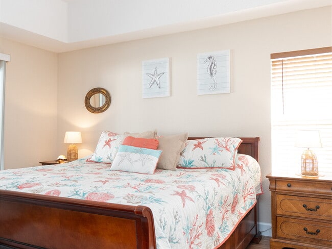 Building Photo - Move in with Zero Deposit! Turnkey Furnish...