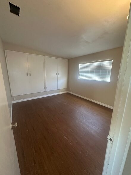 1 bedroom large - 13177 Nicola Rd