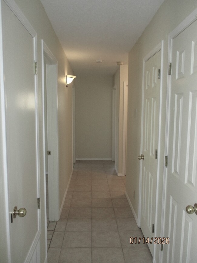 Building Photo - 1409 Alder Dr NE