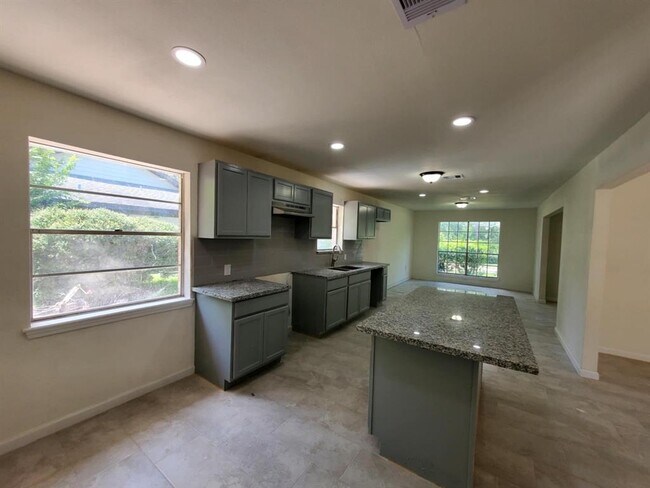 Building Photo - 22019 Kenchester Dr