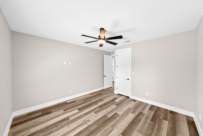 Building Photo - Where Southern Charm Meets Everyday Comfort