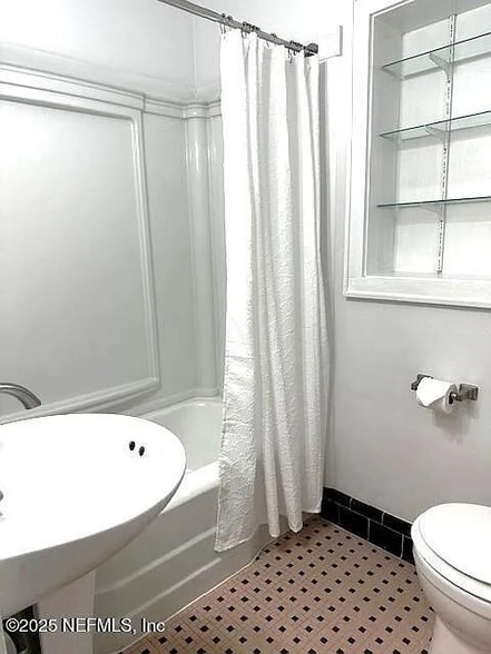 Building Photo - 122 Husson Ave