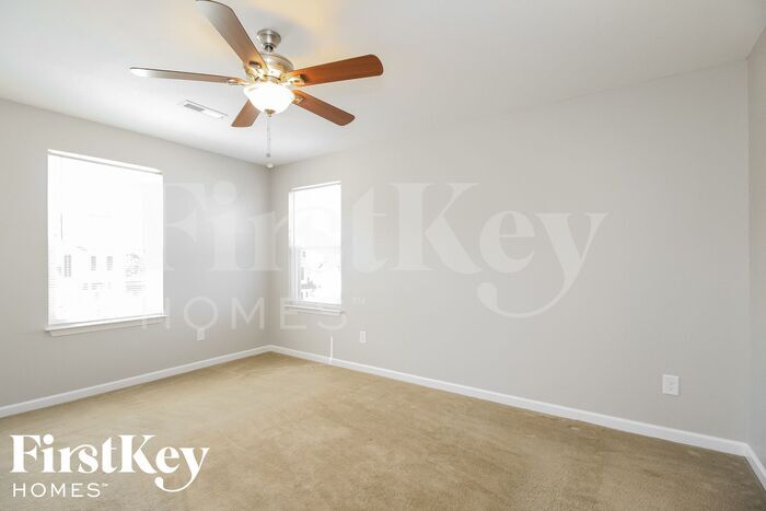 Building Photo - 4295 Kendall Farms Way