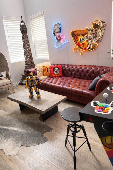 Building Photo - 6785 Mallee St