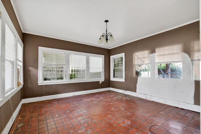 Building Photo - 322 Arlington Ave