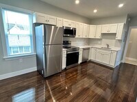 Building Photo - 15 Tuttle St