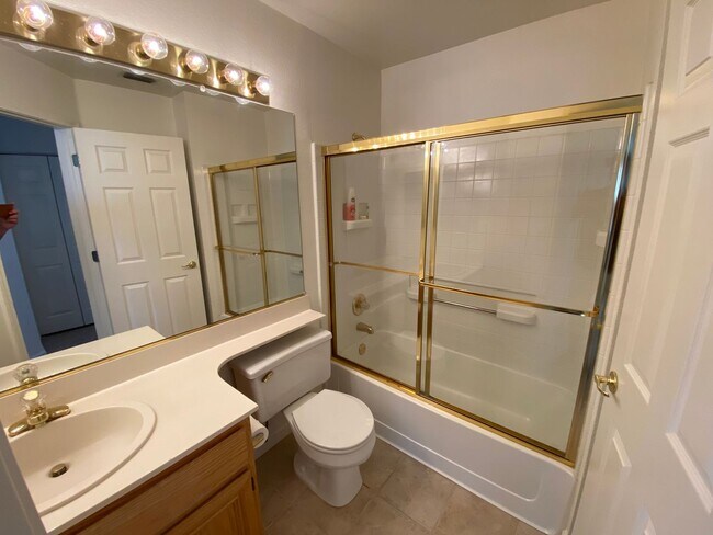 Building Photo - 3 Bed 2.5 Bath Townhouse W/ Attached Garage In Portside Village