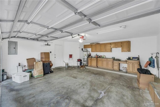 Building Photo - 416 E Nassau Ave
