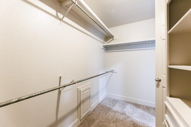 Building Photo - 9603 Orlando Ave