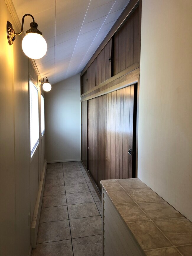 Building Photo - 223 Spring Garden St