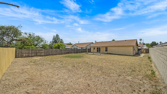 Building Photo - 8469 Comet St