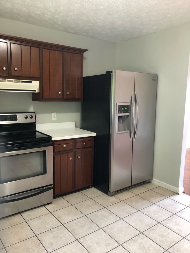 Building Photo - 1050 Scarlett Ln