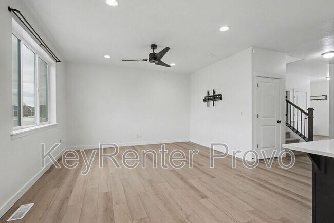 Building Photo - 4152 E Bonne Vista Dr