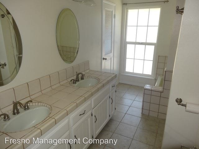 Building Photo - 12353 N Friant Rd