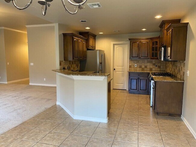 Building Photo - 3 Bed | 2 Bath | Jenks