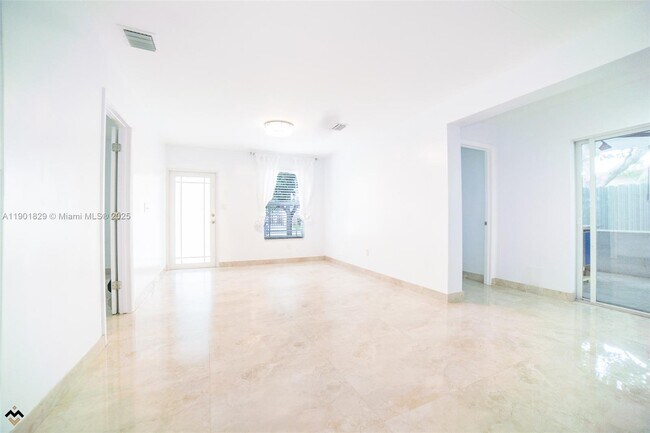 Building Photo - 12615 E Randall Park Dr
