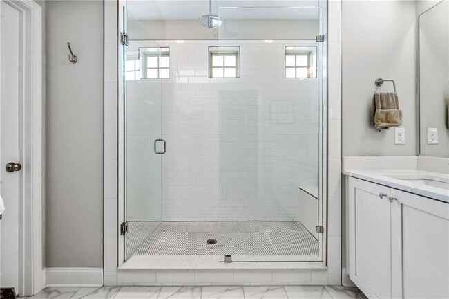 Building Photo - 1093 Kirkland Circle