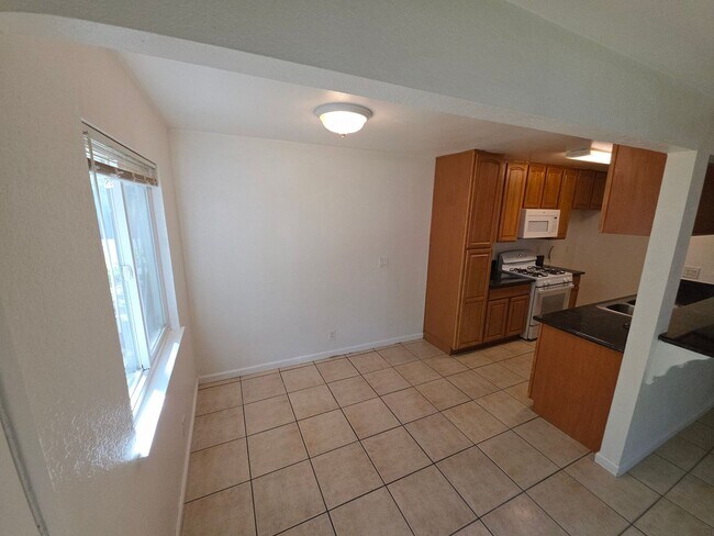 Building Photo - Charming 2BR/1BA Townhouse in Auburn - Available Now!