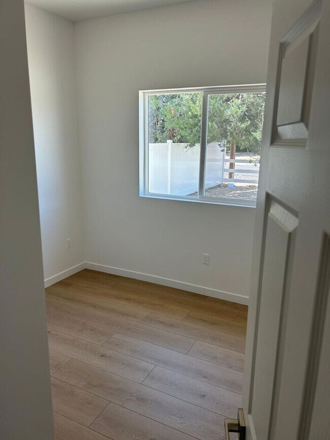 Building Photo - Modern 3 Bedroom 2 Bath Home for Rent Litt...