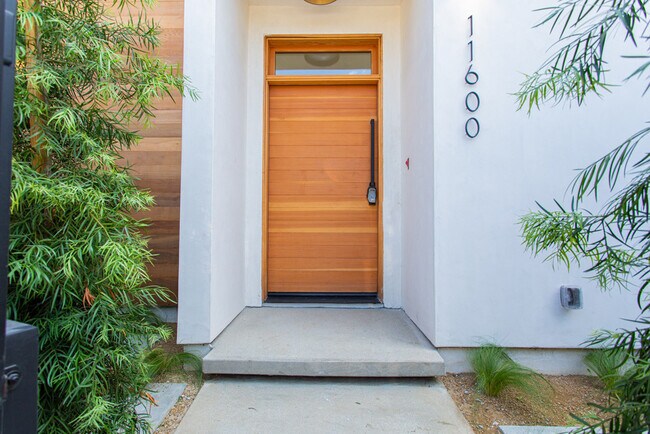 Building Photo - Federal Pearl Villas