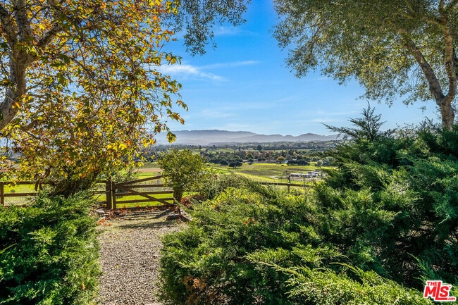 Building Photo - 2975 Calle Bonita