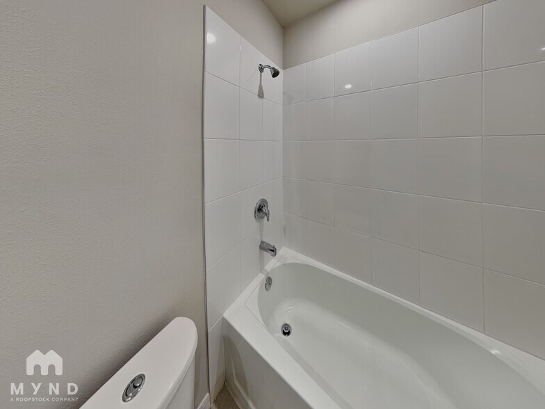 Building Photo - 188 Towns Cir