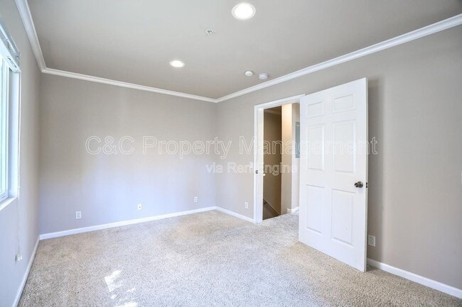 Building Photo - 815 Alice St