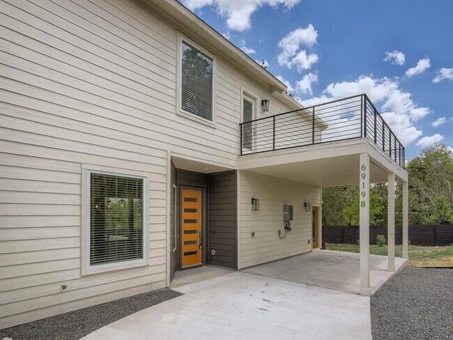 Building Photo - 6919 Bethune Ave