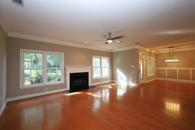 Building Photo - 1054 Ridge Rd