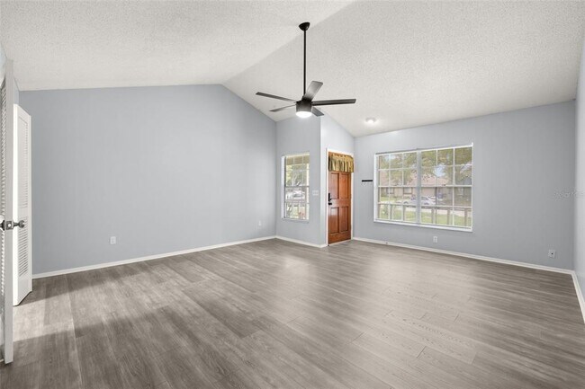 Building Photo - 3257 Laurel Dale Dr