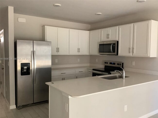 Building Photo - 3035 Harvard Cir