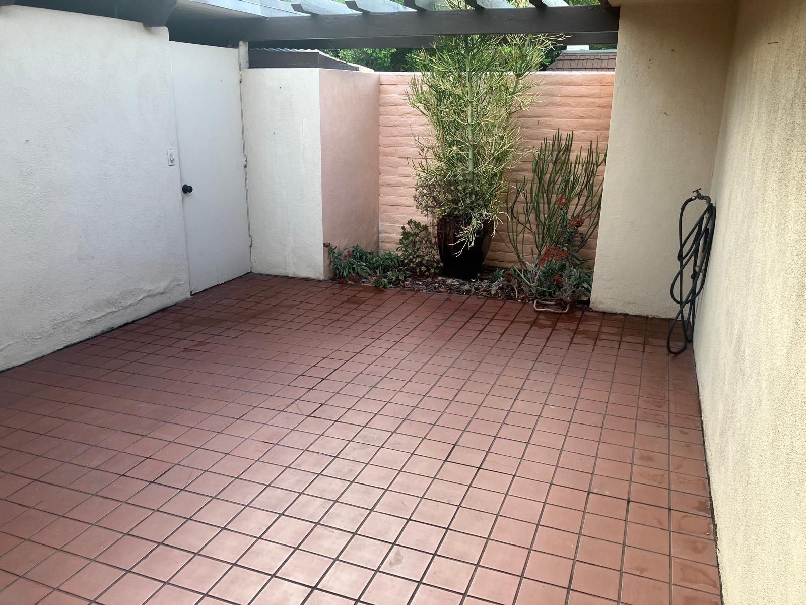Private court yard - 4105 Collwood Ln