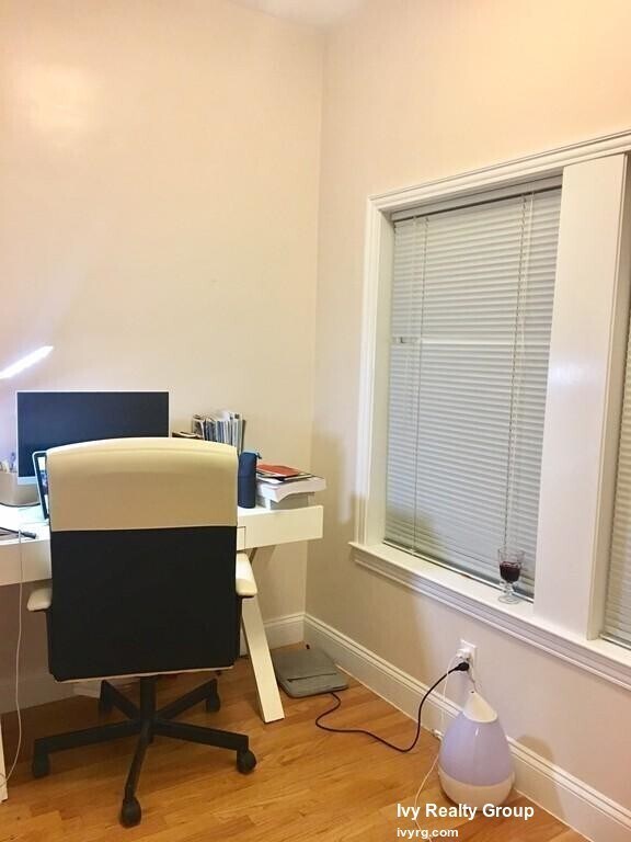 Building Photo - 55 Ash St