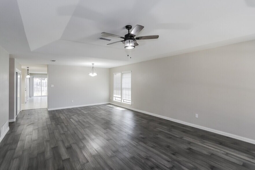 Building Photo - 6936 Bentley Ave