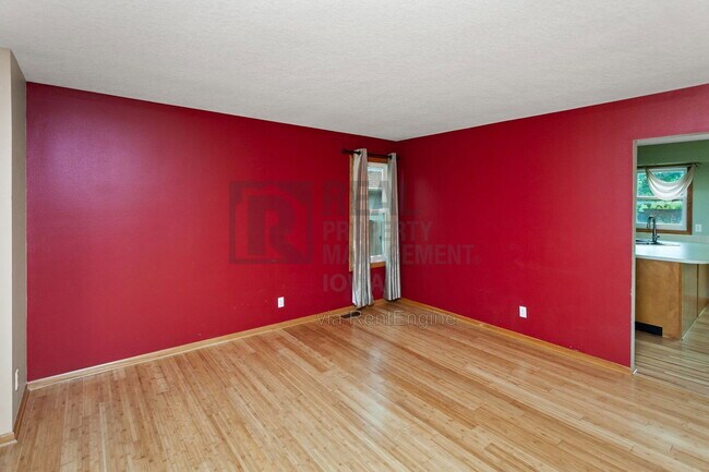 Building Photo - 8912 Highland Oaks Dr