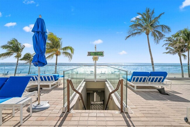 Building Photo - 17555 Collins Ave