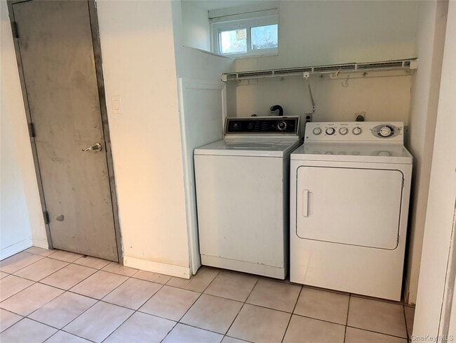 Building Photo - 142 Kamda Blvd