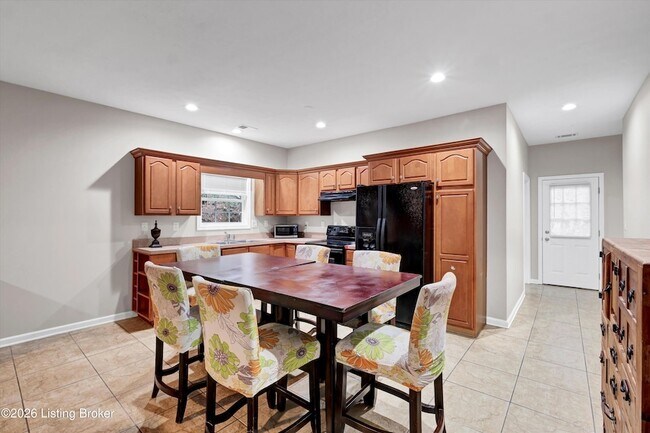 Building Photo - 2726 Brownsboro Rd