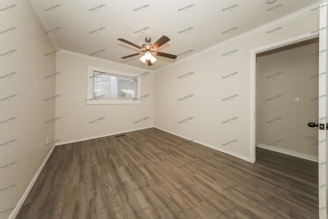 Building Photo - 512 Annawood Dr