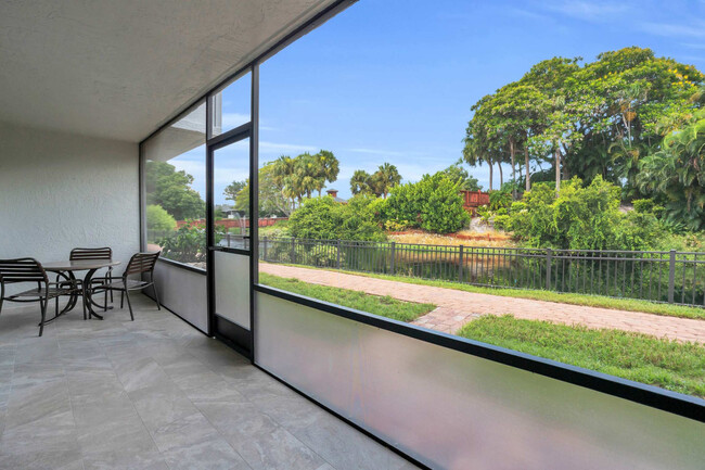 Building Photo - 600 Neapolitan Way
