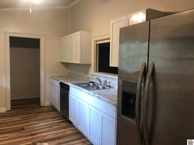 Building Photo - 1075 Friedman Ln