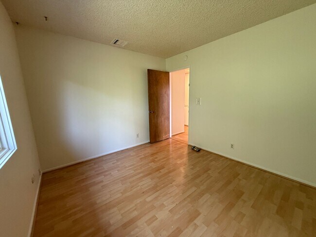 Building Photo - 9235 Creemore Dr