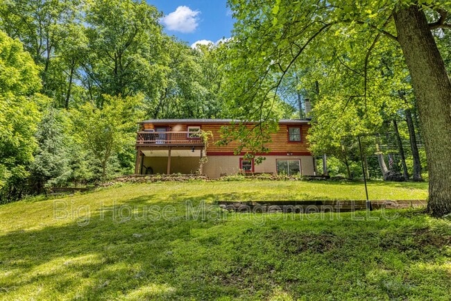 Building Photo - 1155 Old Linden Rd