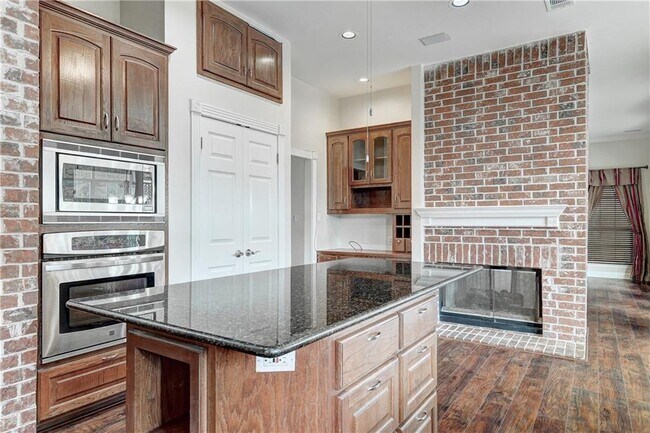 Building Photo - 6526 Lost Horizon Dr