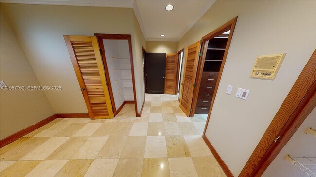 Building Photo - 1906 Ferdinand St