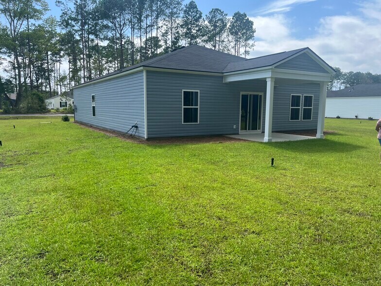 Building Photo - 1030 Harbor Dr